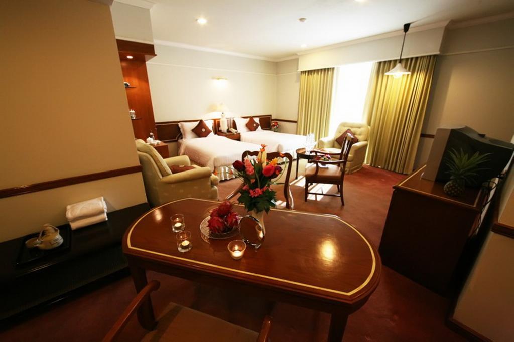 Grand Diamond City Hotel & Casino Poipet Exterior foto