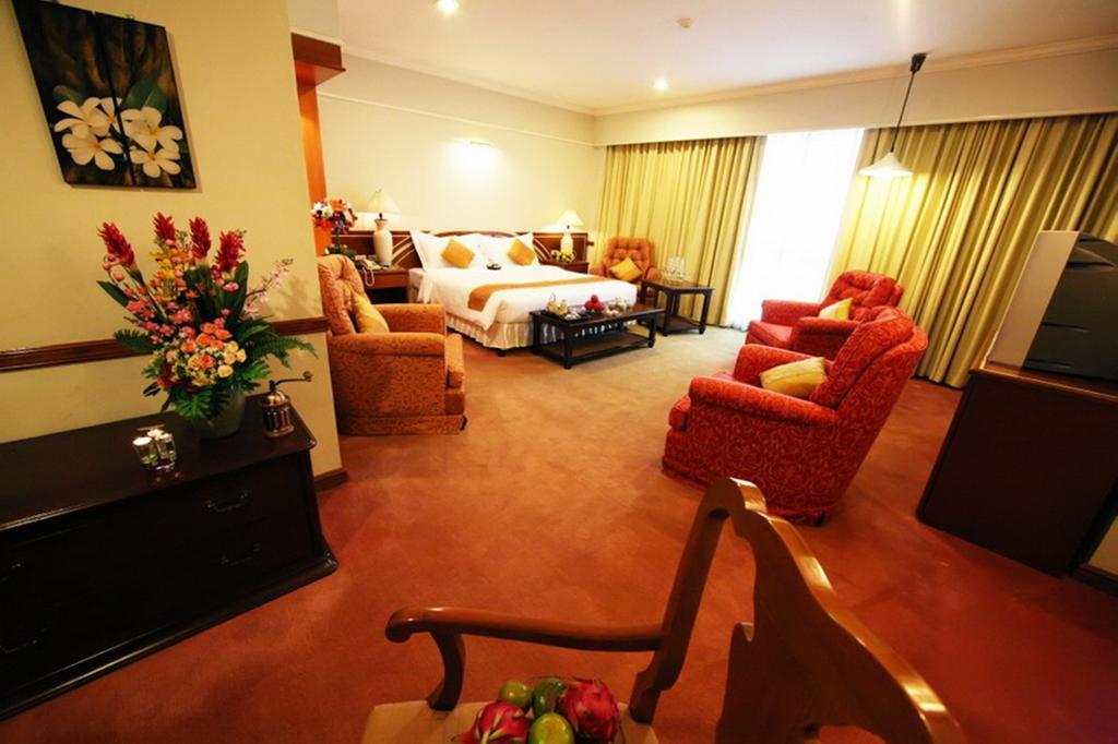 Grand Diamond City Hotel & Casino Poipet Exterior foto