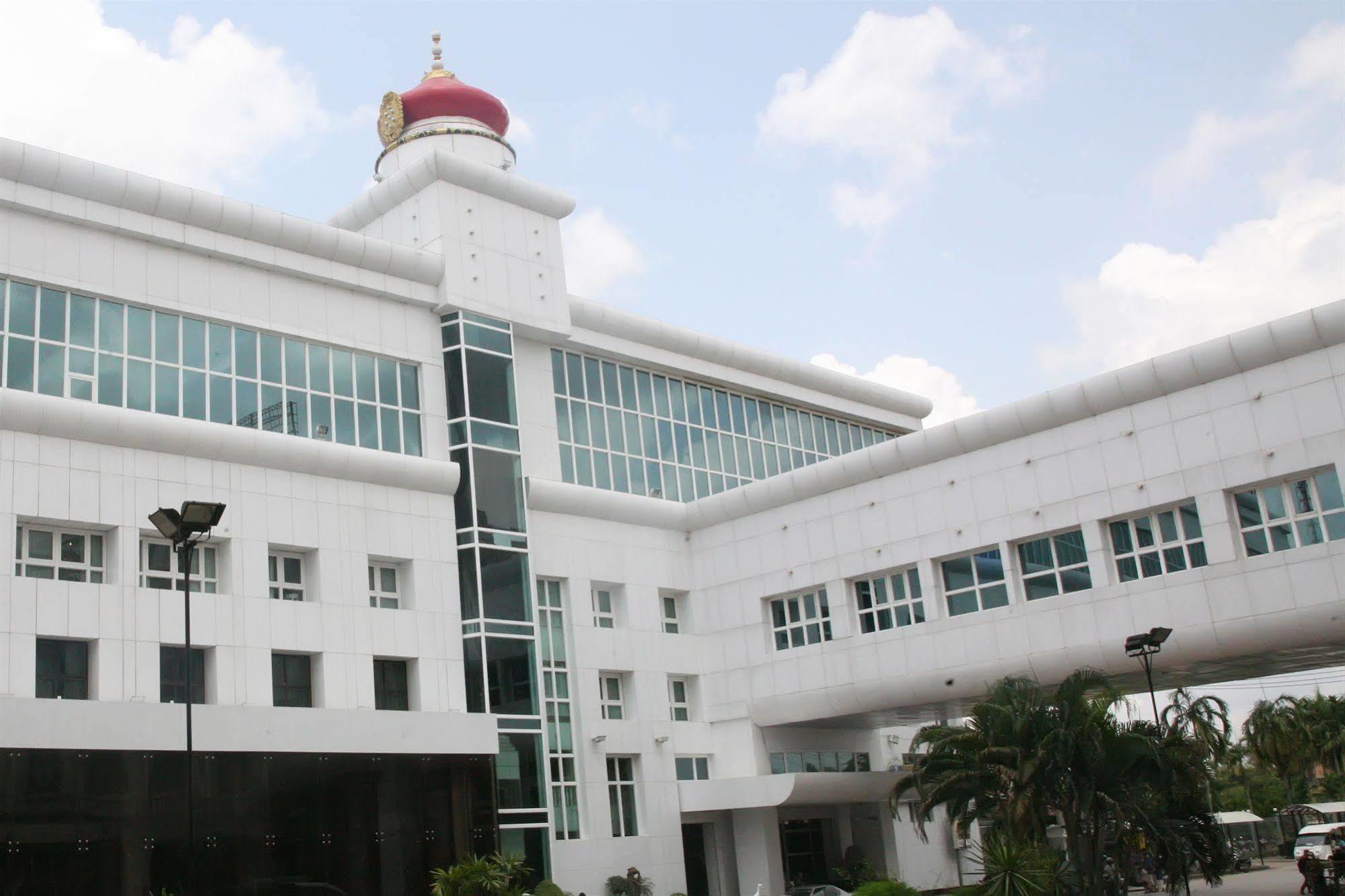 Grand Diamond City Hotel & Casino Poipet Exterior foto