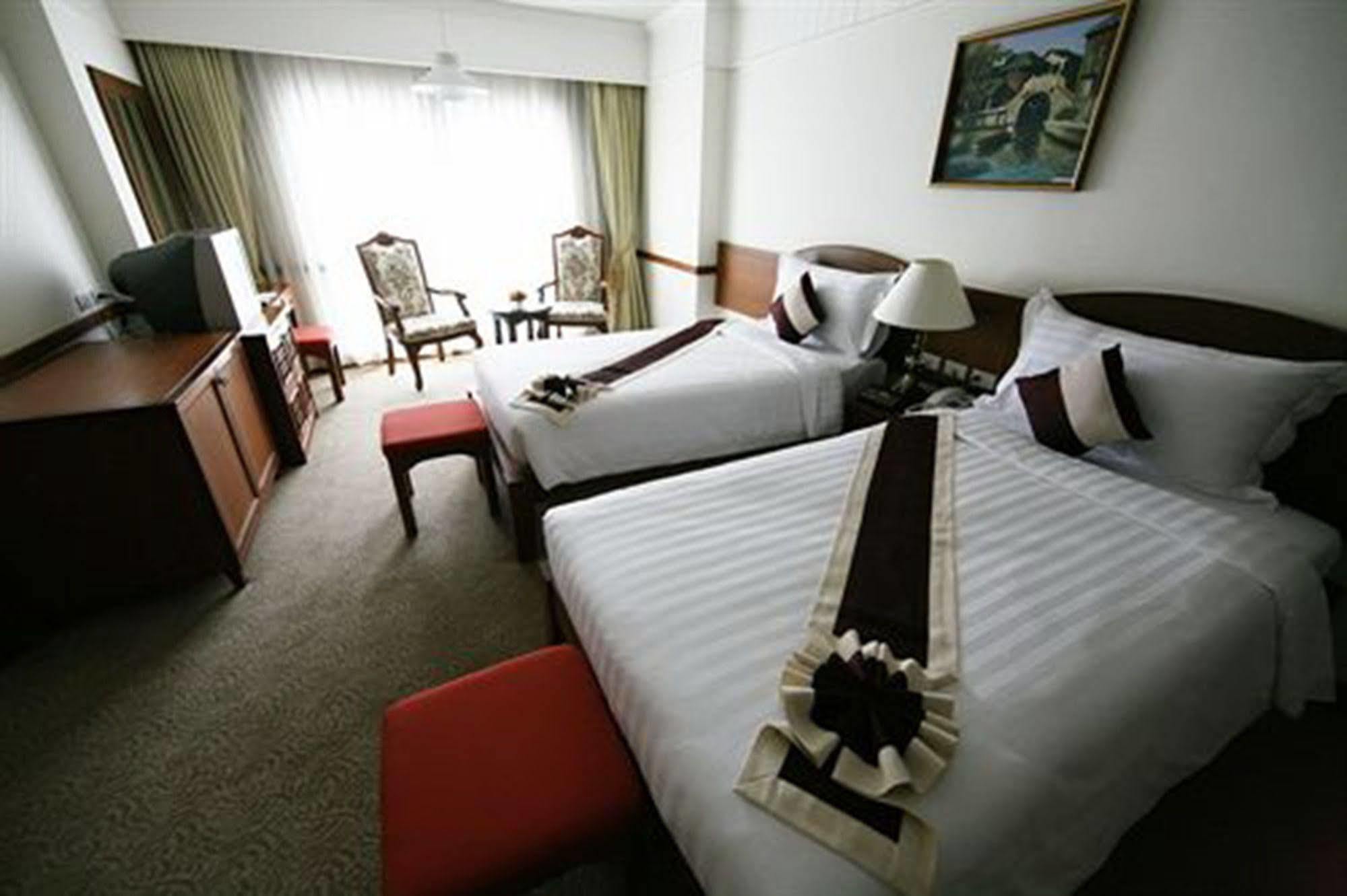 Grand Diamond City Hotel & Casino Poipet Exterior foto