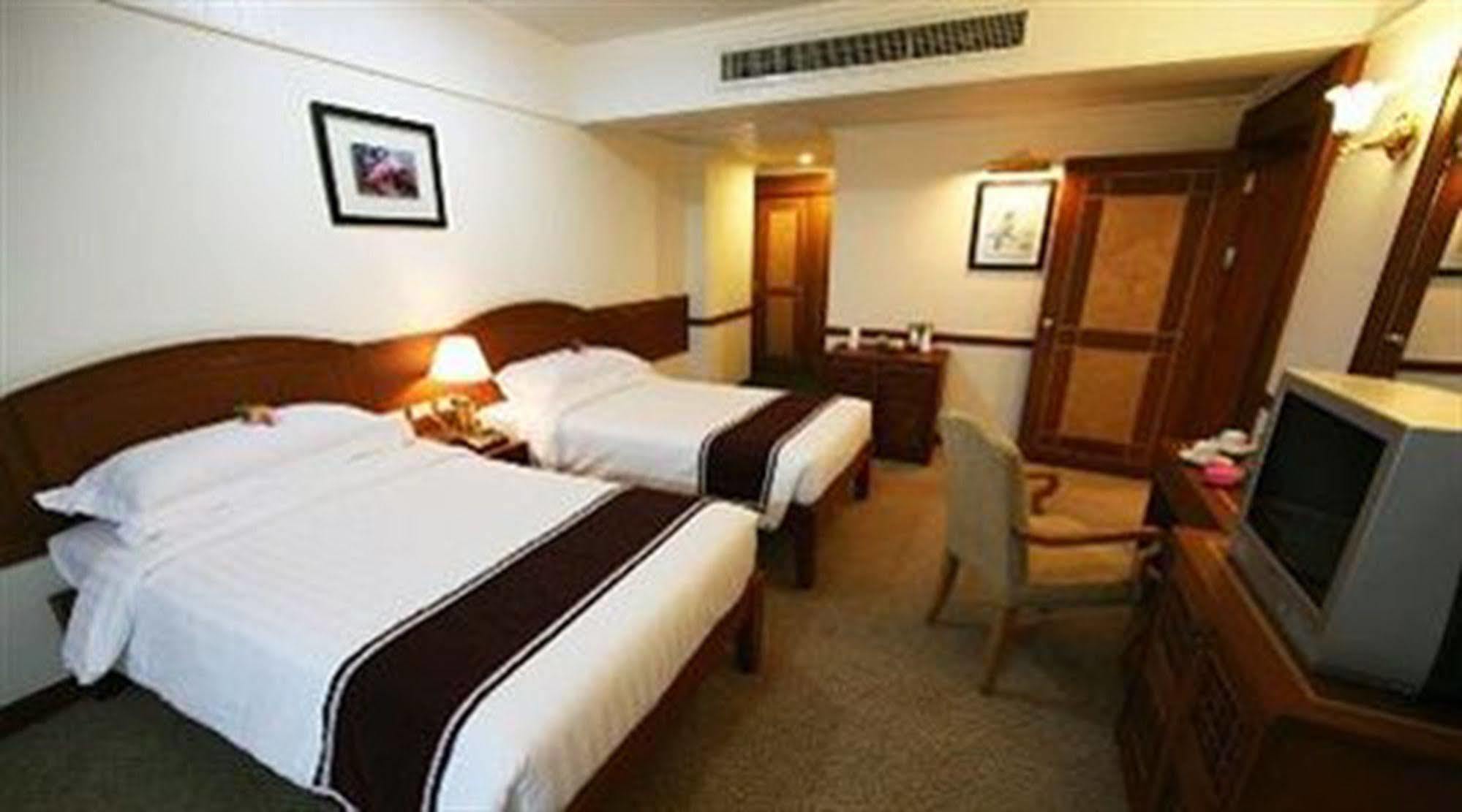 Grand Diamond City Hotel & Casino Poipet Exterior foto